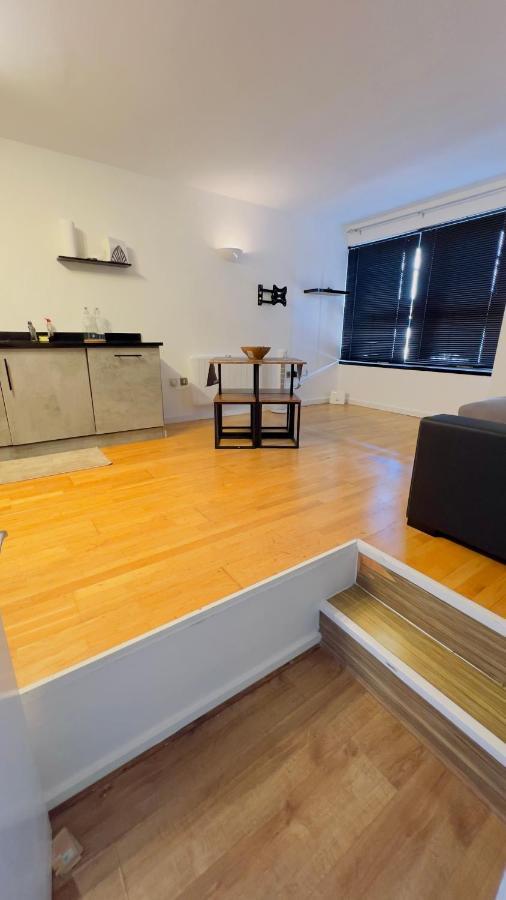 Charming 1-Bedroom Apartment In Woolwich ロンドン エクステリア 写真