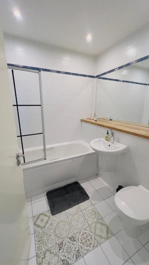 Charming 1-Bedroom Apartment In Woolwich ロンドン エクステリア 写真