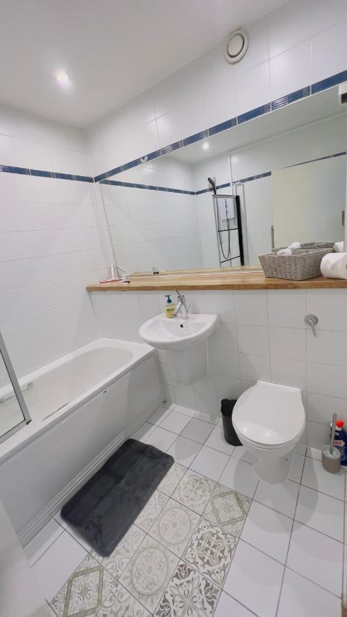 Charming 1-Bedroom Apartment In Woolwich ロンドン エクステリア 写真