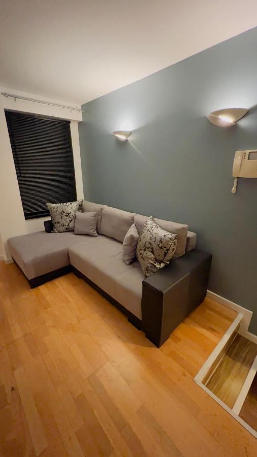 Charming 1-Bedroom Apartment In Woolwich ロンドン エクステリア 写真