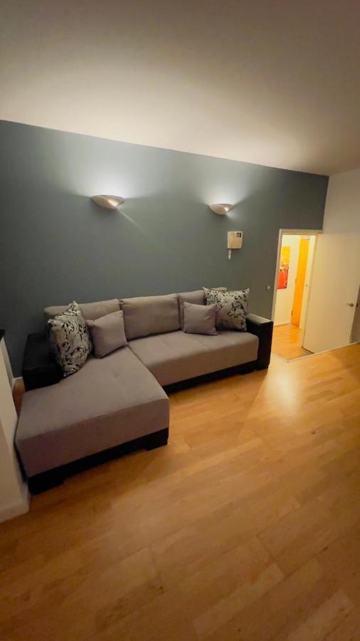 Charming 1-Bedroom Apartment In Woolwich ロンドン エクステリア 写真